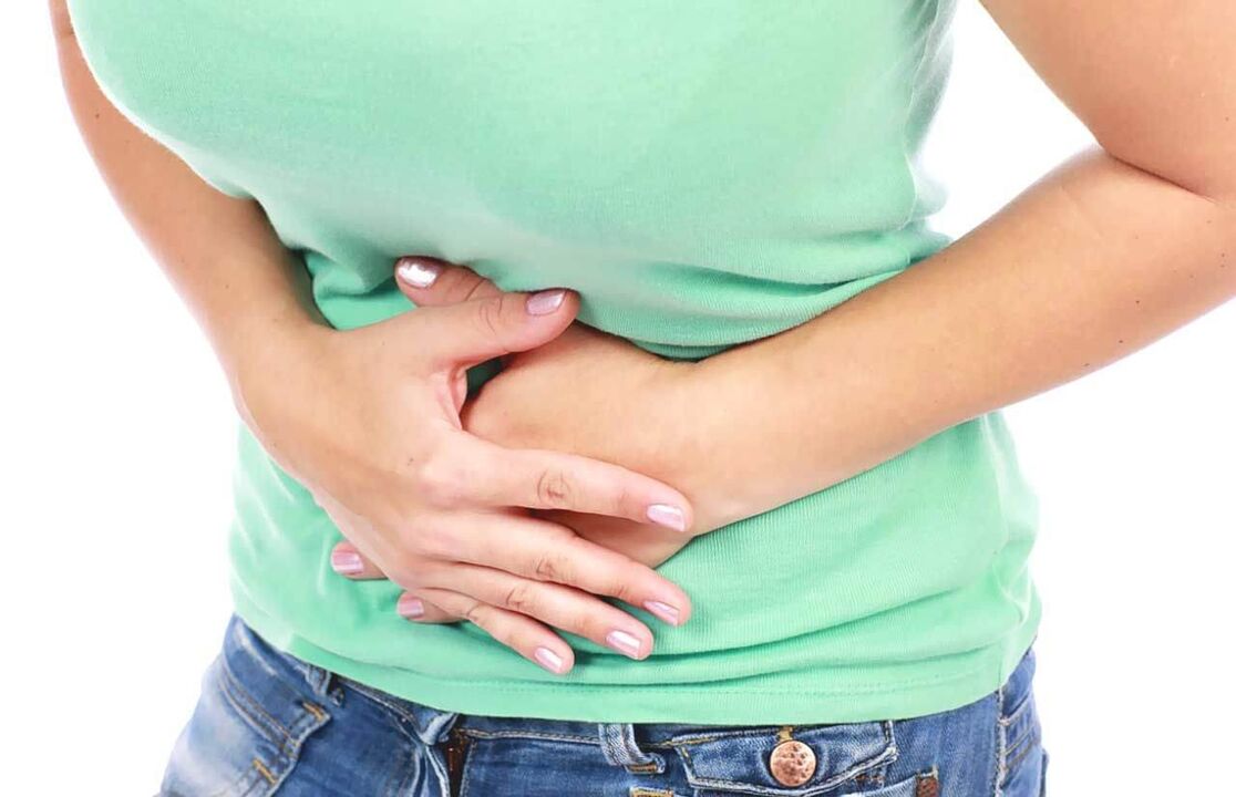 Gastritis yana tare da ciwo a cikin ciki kuma yana buƙatar abinci